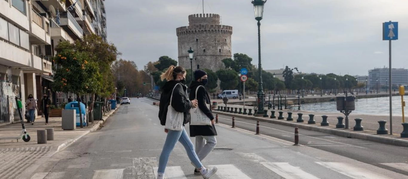 Θεσσαλονίκη: Οι διακυμάνσεις στο ιικό φορτίο των λυμάτων δείχνουν ότι τα Σαββατοκύριακα ο ιός διασπείρεται στις παραλίες